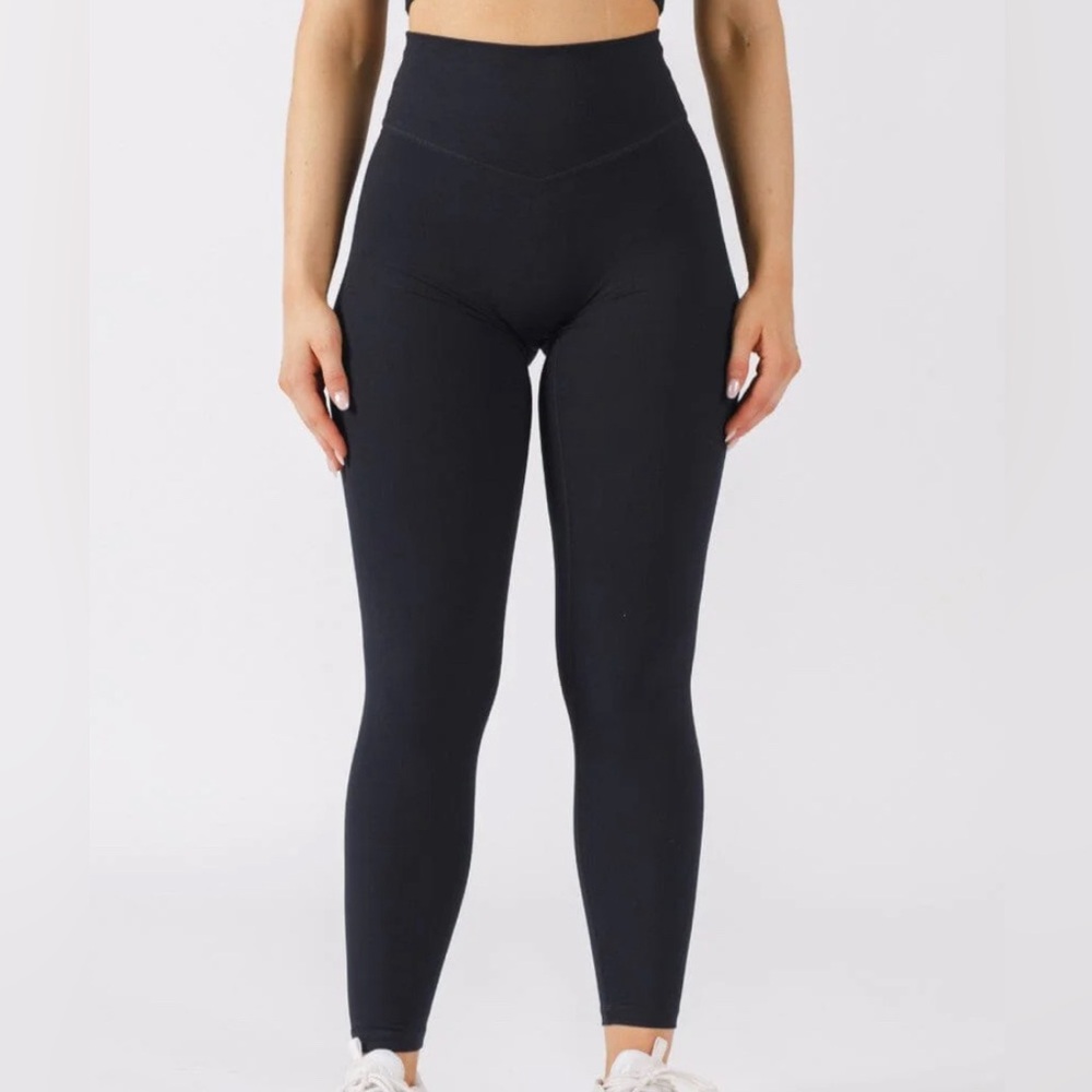 SOLD OUT ONLINE!! Paragon ultra lux curve contour sculpt seam leggings black